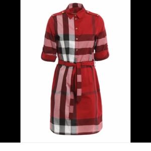 $1050 Burberry red plaid dress size 6